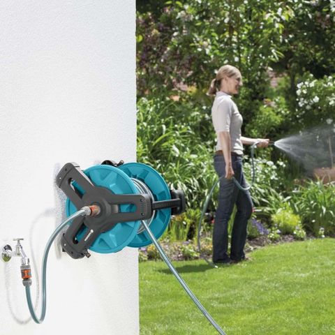 Bộ vòi tưới treo tường Gardena 08009-20