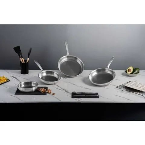 CHẢO VÂN TỔ ONG Michelangelo Diamond Plus 733132