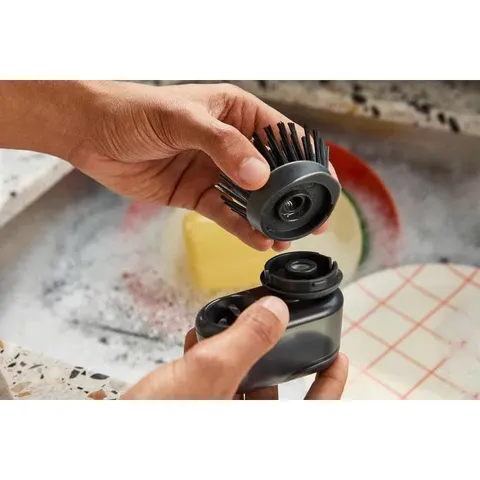 Bàn chải rửa chén nhỏ gọn Joseph Joseph 6500015 SINKTECH có ngăn chứa xà phòng và chân đế