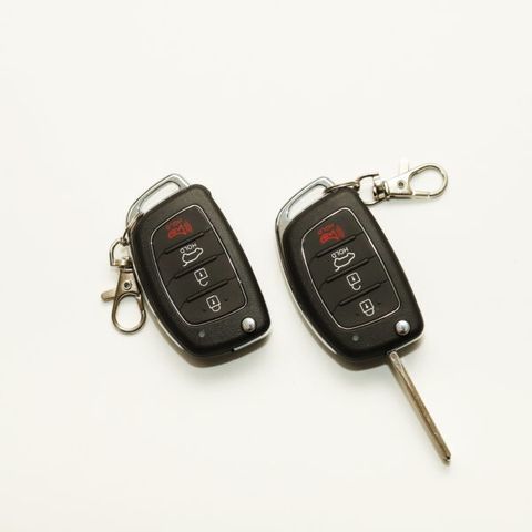 Bộ điều khiển khóa cửa ô tô Lifepro L588-KEY 12V
