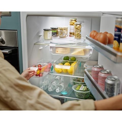 Khay chứa đồ 2 ngăn nhỏ Joseph Joseph 851662 FridgeStore™ Small Storage Bin có bánh lăn 733871