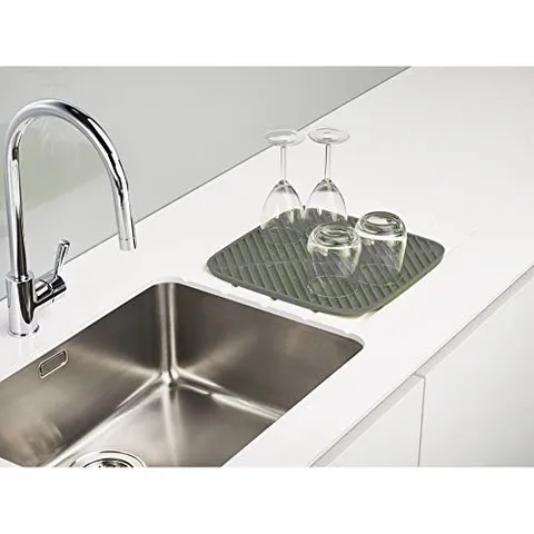 Khay úp cốc, bát đĩa đa năng Joseph Joseph 85087 Flume