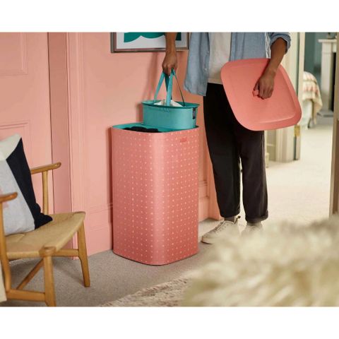 Giỏ đựng quần áo 2 ngăn có quai xách Joseph Joseph 50026 Tota 60L màu cam chấm bi 734550