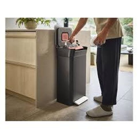 Thùng rác tự động Joseph Joseph 30146, 30 Lít