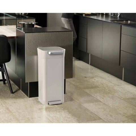 Thùng rác Joseph Joseph 30039 Titan Slim 20L – Compactor Stone