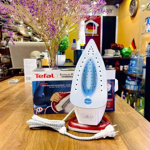 BÀN LÀ HƠI NƯỚC TEFAL FV5717E0