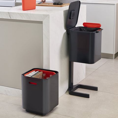 Thùng rác 2 ngăn Joseph Joseph 30065 Totem Compact 40L