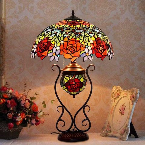 Đèn bàn cao cấp kiểu dáng Tiffany chân khung sắt hoa hồng chao 46 cm