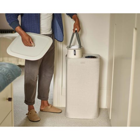 Giỏ đựng quần áo 2 ngăn có quai xách Joseph Joseph 50019 Tota 60L (Ecru)
