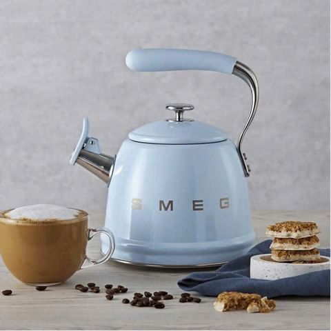 Ấm đun nước bếp từ Smeg dung tích 2,3 Lít
