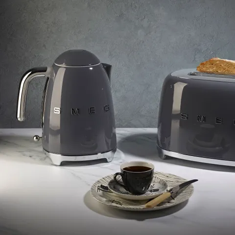 Ấm siêu tốc SMEG KLF03GREU không chỉnh nhiệt - màu ghi bóng