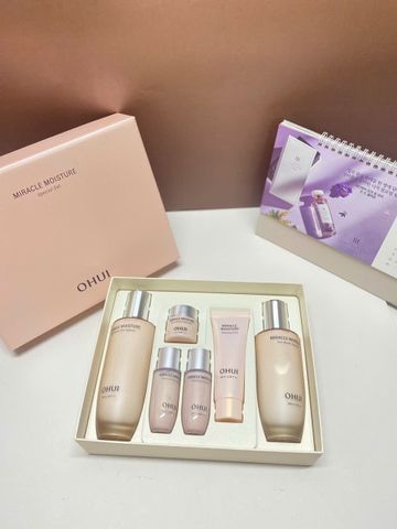 Set dưỡng da Ohui hồng cấp ẩm Ohui Miracle Moisture Special 6 món 737238