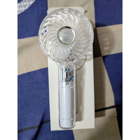 Quạt Tích Điện Cầm Tay Trong Suốt Remax RS-SF01 Thiết Kế Trong Suốt, 3 Mức Độ Gió Hoạt Động Êm Ái
