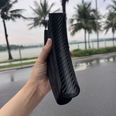 Bọc Vô Lăng JOY TUTUS 3 Mảnh Chất Liệu Alcantara Kết Hợp Vân Carbon Segment Steering Wheel Cover