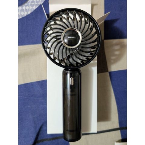 Quạt Tích Điện Cầm Tay Trong Suốt Remax RS-SF01 Thiết Kế Trong Suốt, 3 Mức Độ Gió Hoạt Động Êm Ái