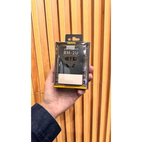 Củ Sạc Đa Năng REMAX RM-2U, Có 1 Cổng 220v + 2 cổng USB-A