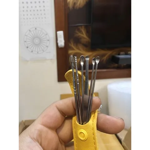 Combo 2 Bộ Dụng Cụ Lấy Ráy Tai 6 Món Bằng Thép Không Gỉ Kèm Bao Da Có Móc Khoá Tiện Lợi