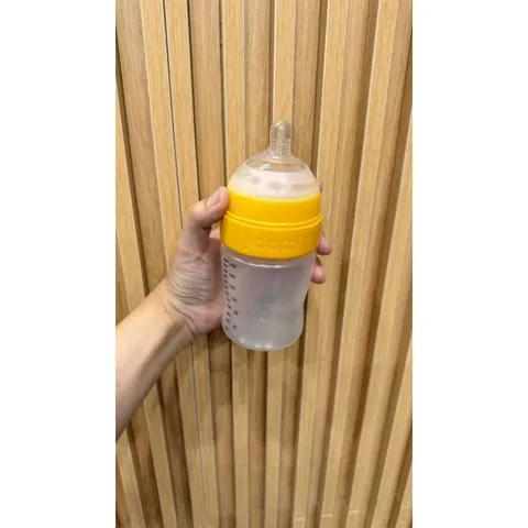 Hộp 2 Bình Sữa Yoomi Easi-Latch™ 240ml (Anh Quốc) - Chống Đầy Hơi, Không Chứa BPA, PVC & Phthalate