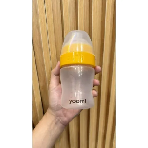 Hộp 2 Bình Sữa Yoomi Easi-Latch™ 240ml (Anh Quốc) - Chống Đầy Hơi, Không Chứa BPA, PVC & Phthalate