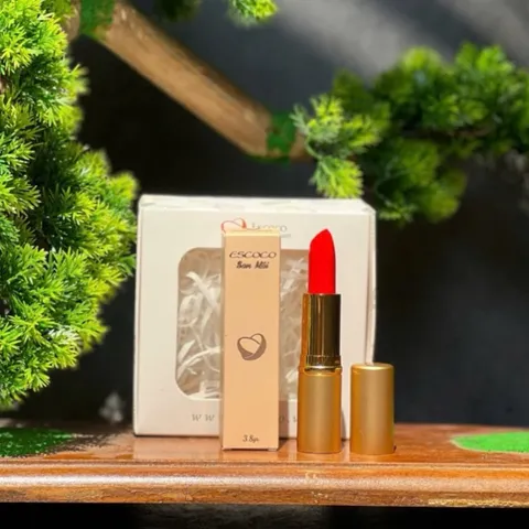 Son Màu đỏ cam Escoco - son dừa dưỡng môi và tạo màu tươi tắn - coconut lip balm