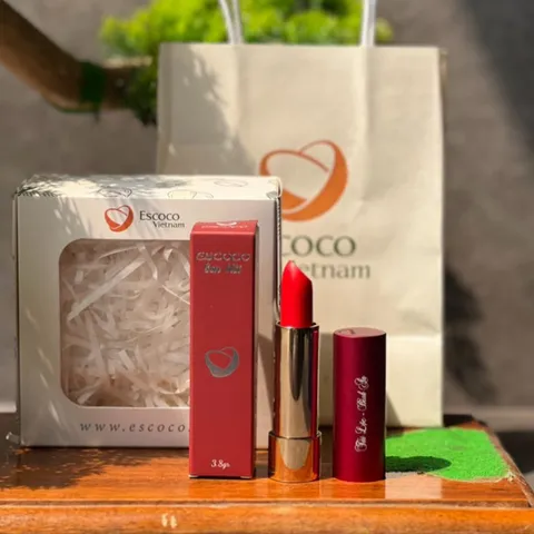 Hàng đặt trước - Son môi thiên nhiên khắc tên làm quà tặng của Escoco
