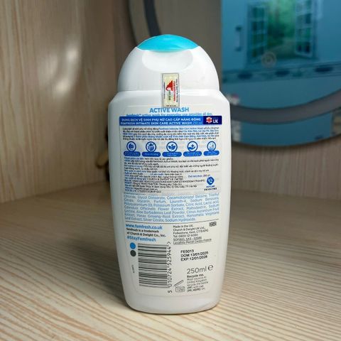 [Nhập khẩu chính ngạch] Femfresh Active Wash - Dung dịch vệ sinh phụ nữ 250ml