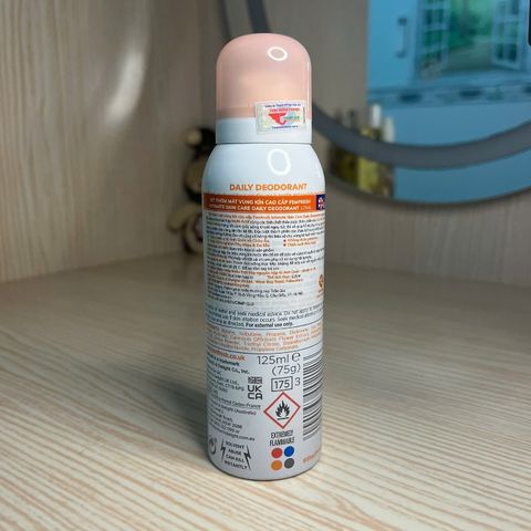 [Nhập khẩu chính ngạch] Femfresh Daily Deodorant Spray - Xịt khử mùi và thơm mát vùng kín cao cấp (125ml)