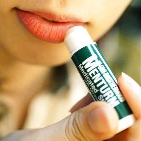 Son Dưỡng Môi Menturm Omi Medicated Stick XD - Hàng Nội Địa Nhật, Giữ Ẩm, Bảo Vệ Môi Tối Ưu