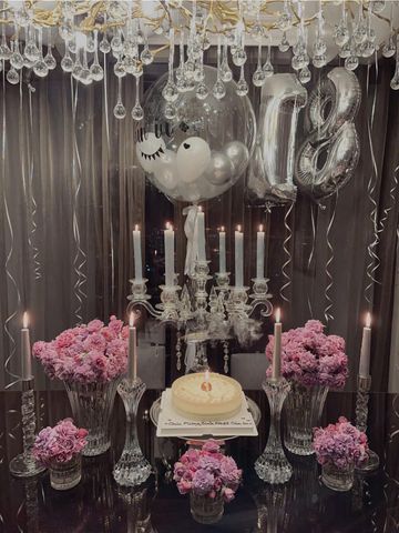 Chân nến pha lê Rogaska Crown Jewel 25cm màu trắng