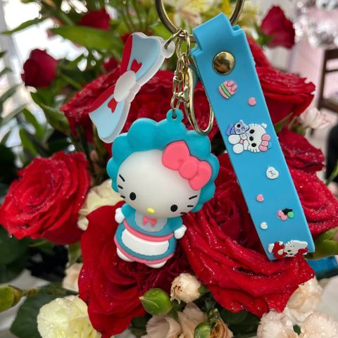 Móc khóa chìa khóa hoạt hình Cryon Shin Chan, Hello Kitty, Doraemon nhiều màu sắc, mẫu mã dễ thương