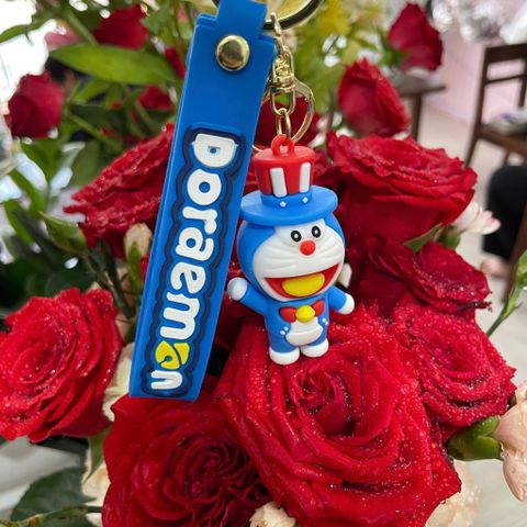 Móc khóa chìa khóa hoạt hình Cryon Shin Chan, Hello Kitty, Doraemon nhiều màu sắc, mẫu mã dễ thương
