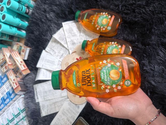 Dầu Gội 2in1 Garnier Hương Quả Mơ cho bé 300ml