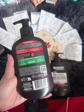 Sữa rửa mặt Garnier PureActive BHA Charbon dành cho da lỗ chân lông to, giảm mụn đầu đen