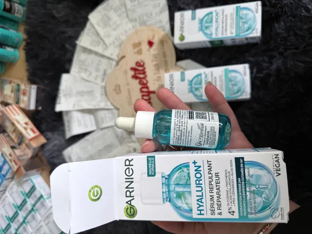 Serum Hyaluron Garnier 30ml siêu cấp ẩm cấp nước cho da mịn mướt 30ml