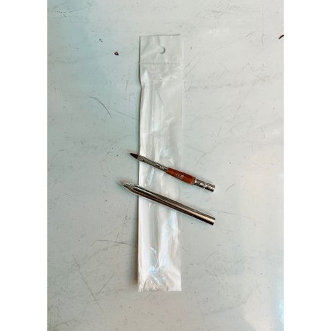 Cọ môi U2B (cọ đánh son) có nắp đậy Cọ Cán Gỗ