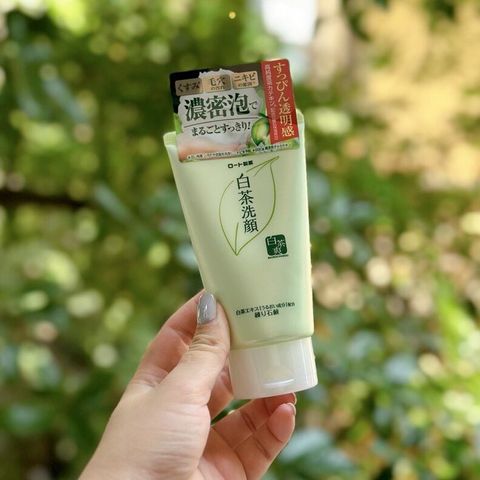 Sữa Rửa Mặt Trà Xanh Matcha Rohto Shirochaso