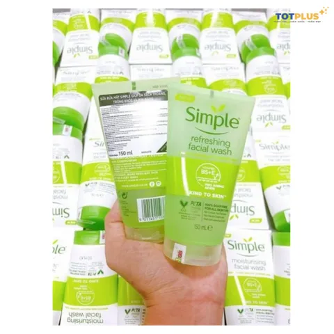 Bộ đôi sữa rửa mặt Simple 150ml và nước tẩy trang Simple 200ml