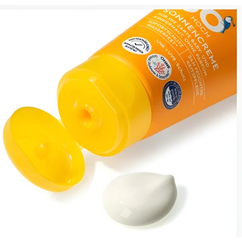 Kem chống nắng Sundance Kids thẩm thấu nhanh, không bám bụi, an toàn,không kích ứng da của bé