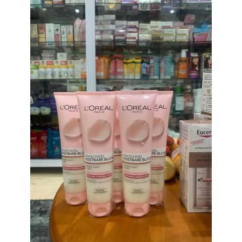Sữa rửa mặt LOREAL chiết xuất từ hoa hồng tươi thành phần tự nhiên, không hoá chất, không chất tạo bọt, giúp se khít lỗ