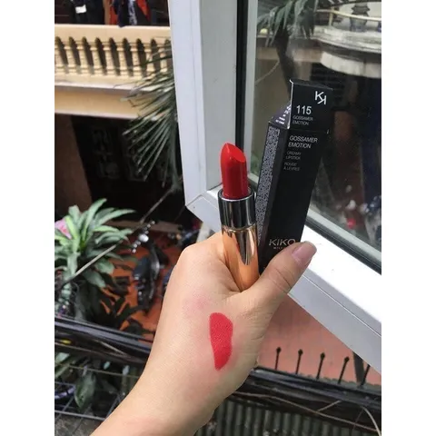 Son lì Kiko 115 màu Đỏ, bám màu, lâu trôi khi ăn, trẻ trung năng động