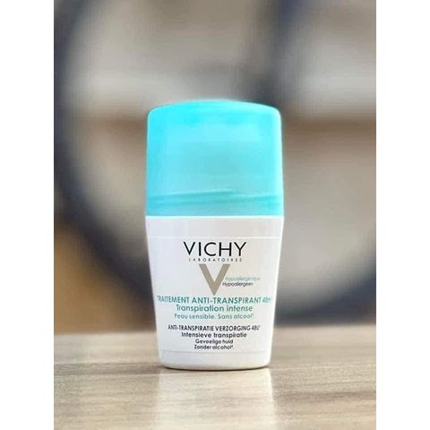 Lăn khử mùi VICHY, giảm tiết mồ hôi, giữ cơ thể luôn khô thoáng, còn hàng màu Xanh
