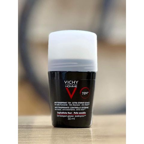Lăn khử mùi VICHY, giảm tiết mồ hôi, giữ cơ thể luôn khô thoáng, còn hàng màu Xanh