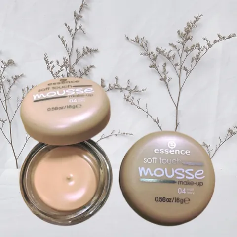 Kem phấn Essence mousse, tông sáng số 04