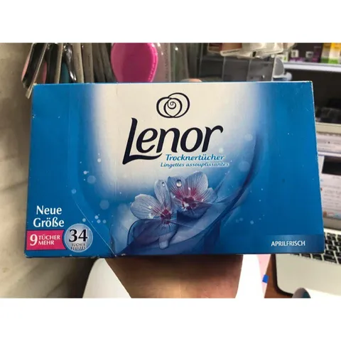 Giấy thơm tủ quần áo LENOR,giúp quân áo giữu mùi lên tới 48h,dùng cho tủ quần áo, tủ giày, hộp 34 tờ