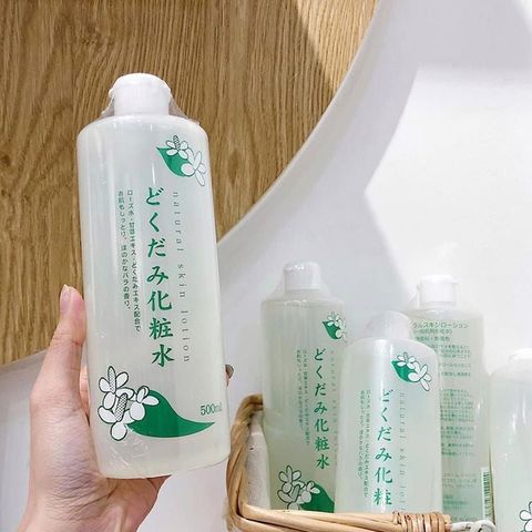 Nước hoa hồng diếp cá giảm mụn Dokudami Natural Skin 500ml Nhật Bản