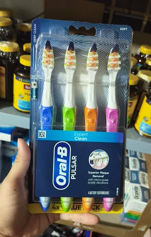 Bàn chải đánh răng dùng pin Oral-B