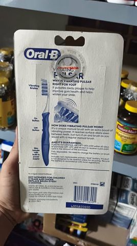 Bàn chải đánh răng dùng pin Oral-B