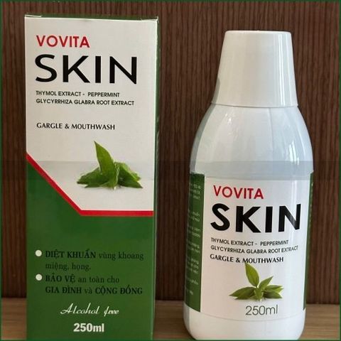 1 CHAI NƯỚC SÚC MIỆNG VOVITA SKIN – KHỬ KHUẨN HỌNG MIỆNG, NGỪA HÔI MIỆNG, HỖ TRỢ VIÊM LỢI, VIÊM HỌNG – CHAI 250ML