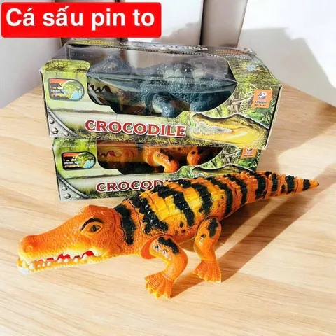 Con cá sấu đồ chơi chạy bằng pin có đèn và âm thanh giao màu ngẫu nhiên 1048