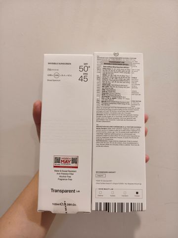 Kem chống nắng thế hệ mới Transparent Invisible Sunscreen SPF 50+ giúp bảo vệ  tác nhân gây hại từ môi trường UVA, UVB, tia hồng ngoại ánh sáng xanh 